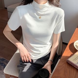 Magimomo Short-Sleeve Mock Neck Plain T-Shirt