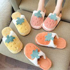 Yuki Yoru(ユキヨル) - Strawberry Slippers Yuki Yoru(ユキヨル) - Strawberry Slippers