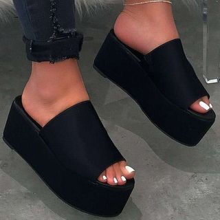 Weiya - Platform Slide Sandals | YesStyle