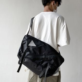 アンドワンダー and wander メッセンジャーバッグ and wanderの新作