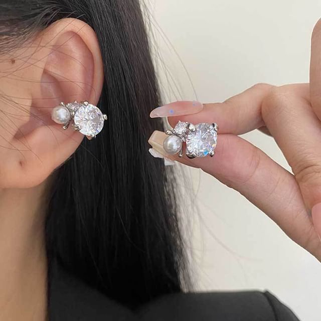 Hansha-Gemstone Cuff Earring