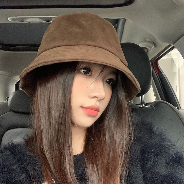 Anavanda-Faux Suede Plain Bucket Hat