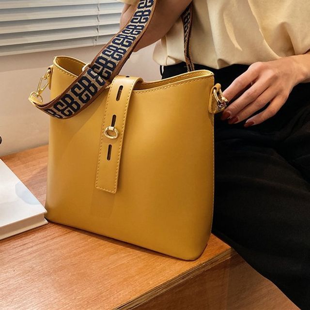wide strap bucket bag