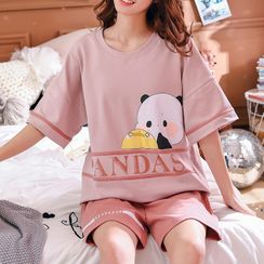 Lion Sniff - Printed Short Sleeve Pajama Set Lion Sniff - Printed Short Sleeve Pajama Set