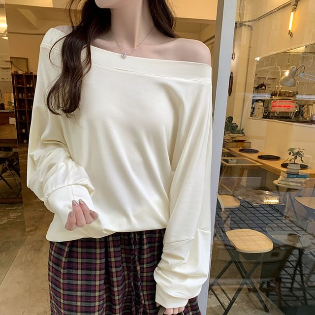Asiris-Off-Shoulder Plain Sweatshirt