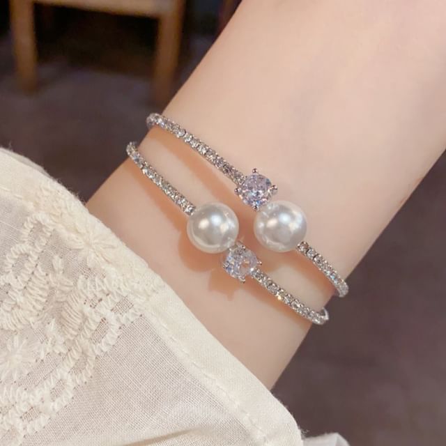 Chimerro-Faux Pearl Rhinestone Layered Alloy Open Bangle