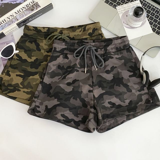 Iasia-Drawstring Waist Camouflage Shorts
