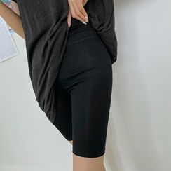 DABAGIRL - High-Rise Plain Biker Shorts DABAGIRL - High-Rise Plain Biker Shorts