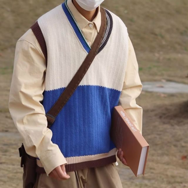 DuckleBeam-V-Neck Color Block Sweater Vest