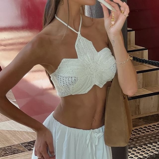 Alizio-Halter Neck Crochet Crop Top