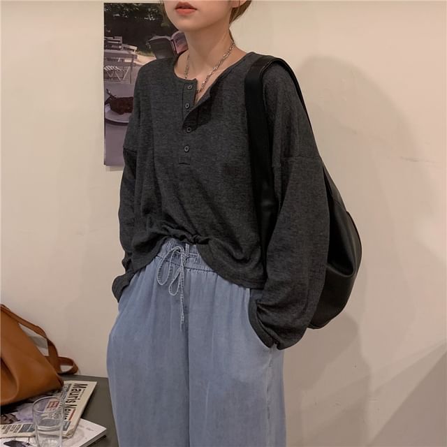 Astarte - Oversized Long-Sleeve Henley 
