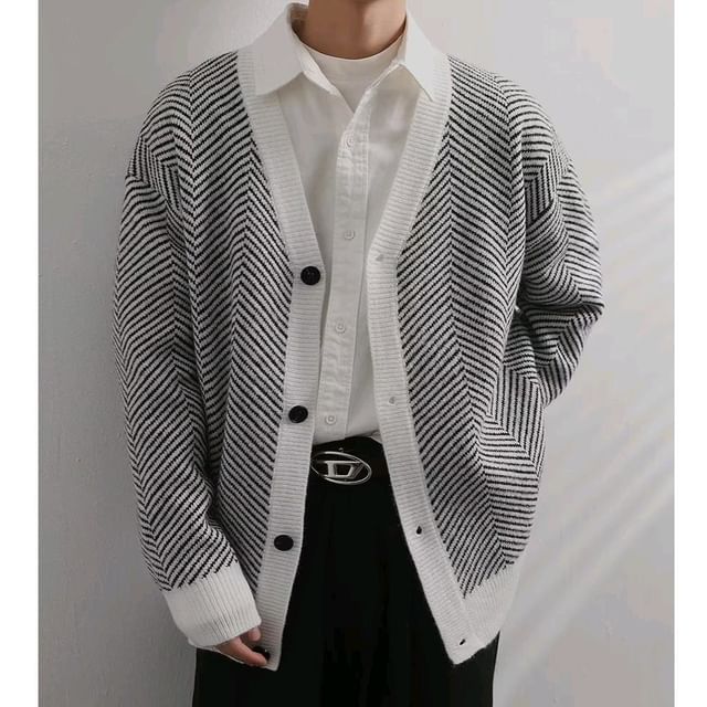 Nightbell-V-Neck Striped Cardigan