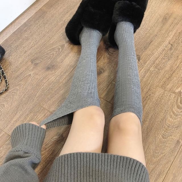 Gentiana-Plain Knee High Socks