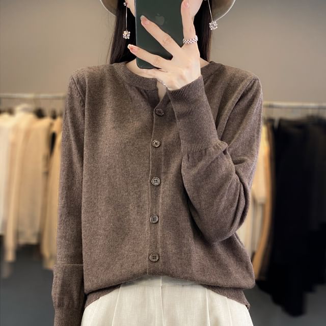 Weelop-Round Neck Plain Button Knitted Cardigan