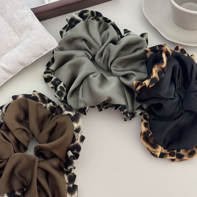 Kayochs-Leopard Print Trim Scrunchie