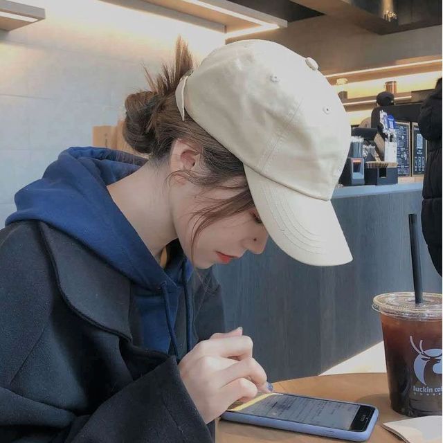 Hyeeun-Plain Baseball Cap