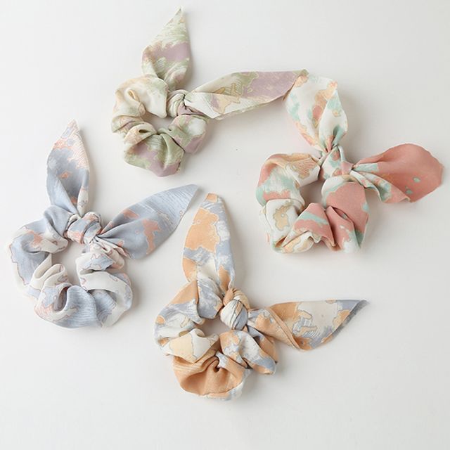 Jael-Bow Fabric Scrunchie