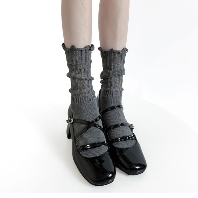 Gentiana-Plain Lettuce Edge Ribbed Socks