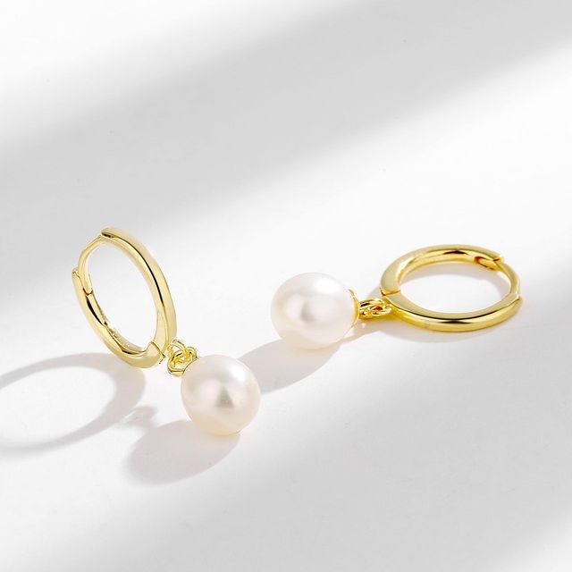 A-ROCH-Freshwater Pearl Hoop Earring