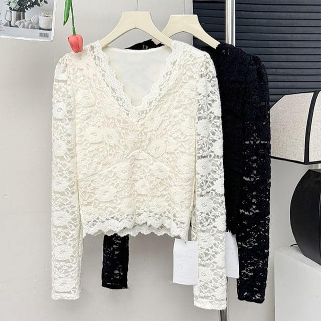 Lemongrass-Fleece-Lined V-Neck Lace Crop Top
