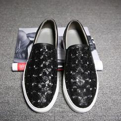Snowpard - Pattern Slip-Ons Snowpard - Pattern Slip-Ons