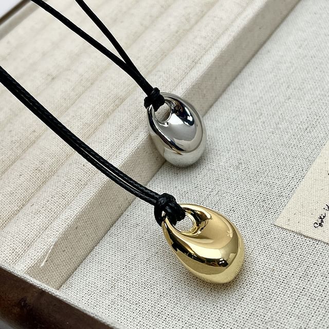 Seirios-Metallic Bean Necklace