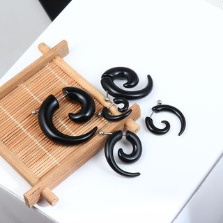 Prushia-Acrylic Horn Double Studs
