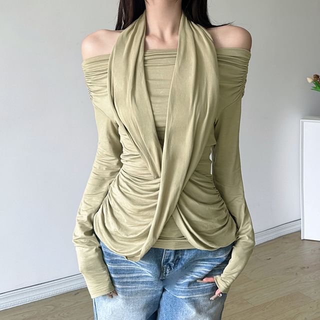 Sugarcoat-Long-Sleeve Cold-Shoulder Plain Asymmetrical Ruched Tee