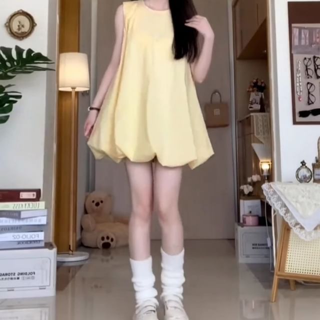 Yako-Sleeveless Round Neck Plain Bubble Hem Tunic Dress