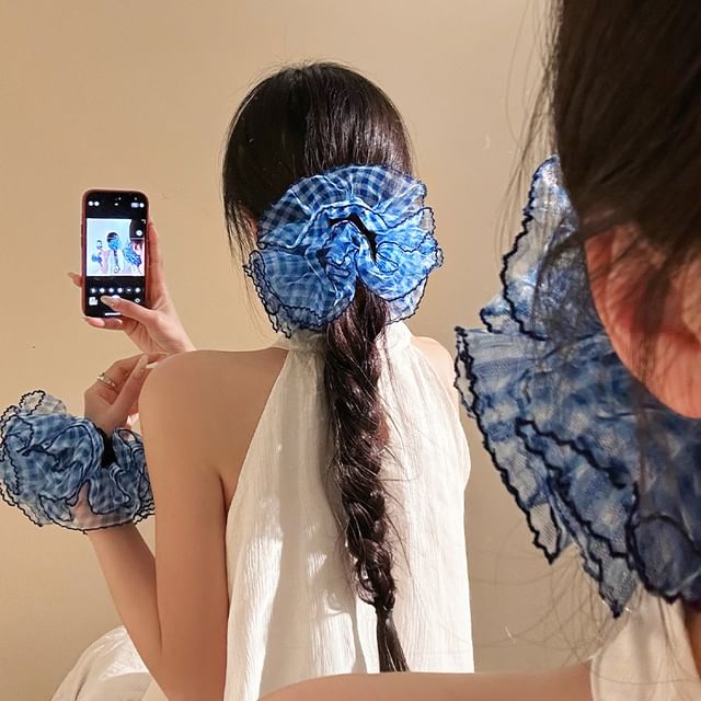 Show Mind-Plaid Mesh Scrunchie