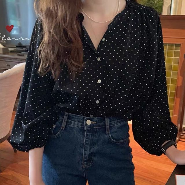 Lewwe-V-Neck Dotted Blouse