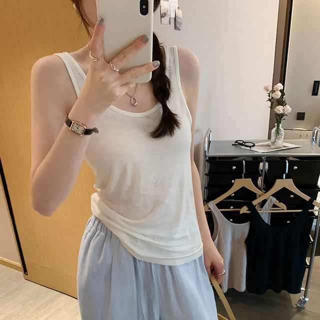 Asiris-Scoop Neck Plain Tank Top