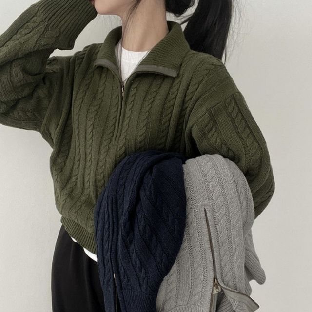 MIKIGA-Crop-Pullover mit Zopfmuster und halbem Reißverschluss