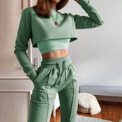 Dictynna - Set: Cropped Lettering Sweatshirt + Camisole Top + Sweatpants