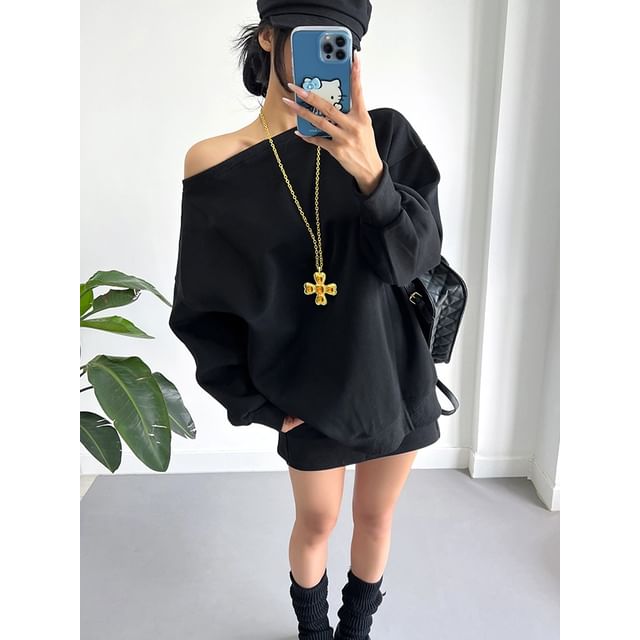 KUMI-Oversized One-Shoulder Pullover in 6 Colors