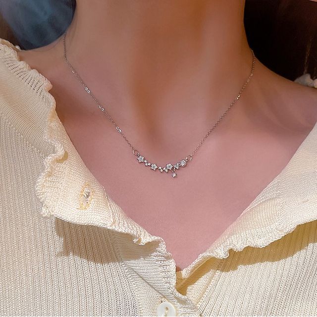 Show Mind-Rhinestone Pendant Necklace