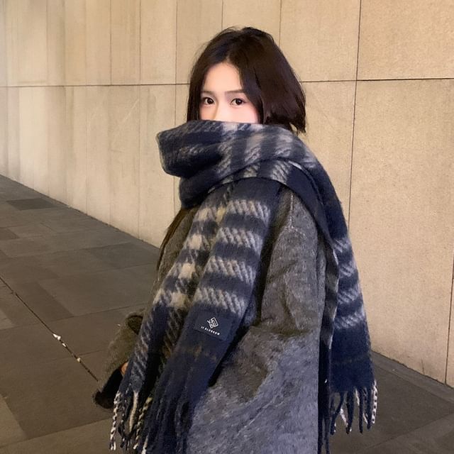 Combon-Plaid Fringed Shawl