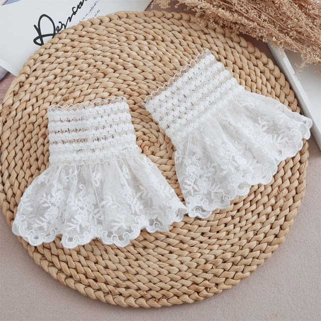 MIOW-Lace Wrist Cuffs