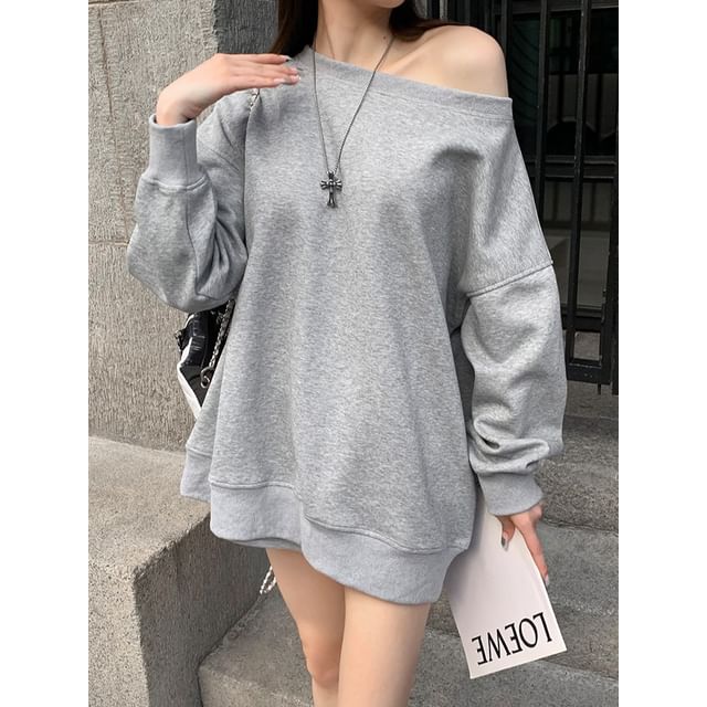 Shira-Oversized One-Shoulder Sweatshirt