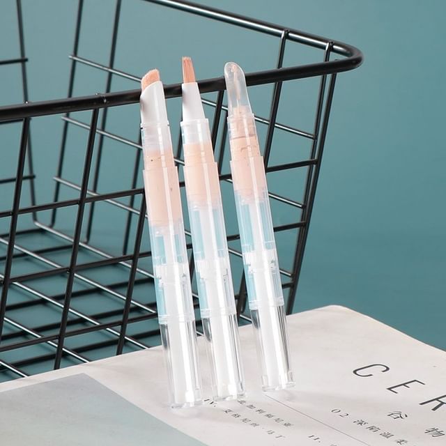 Buttermilk-Foundation Travel Container Twist Pen Various Designs - Stylo fond de teint de voyage rechargeable Différents embouts