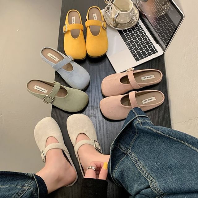 Asterisk-Plain Mary Jane Clogs