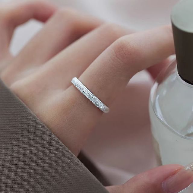 Gaya-Embossed Ring