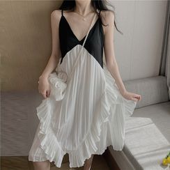 Yuxi - Two-Tone Spaghetti Strap Shift Dress Yuxi - Two-Tone Spaghetti Strap Shift Dress