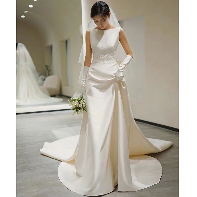 Boat neck outlet backless wedding dress