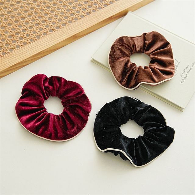enthice-Velvet Scrunchie