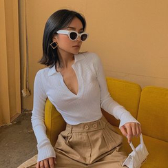 Colada - 性感V领紧身短款针织上衣 Colada - 性感V领紧身短款针织上衣