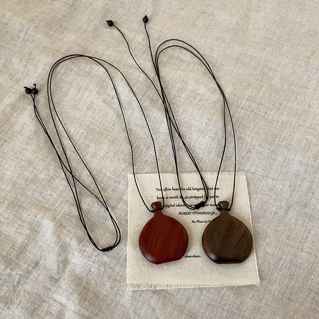 Panda Dama-Wooden Bottle Necklace