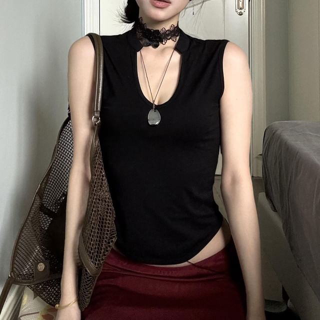 Dreamkura-Sleeveless Plain Crop Top