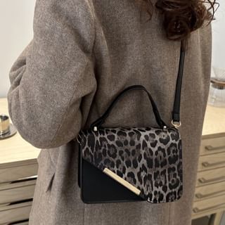Maorong-Leopard Print Panel Flap Crossbody Bag