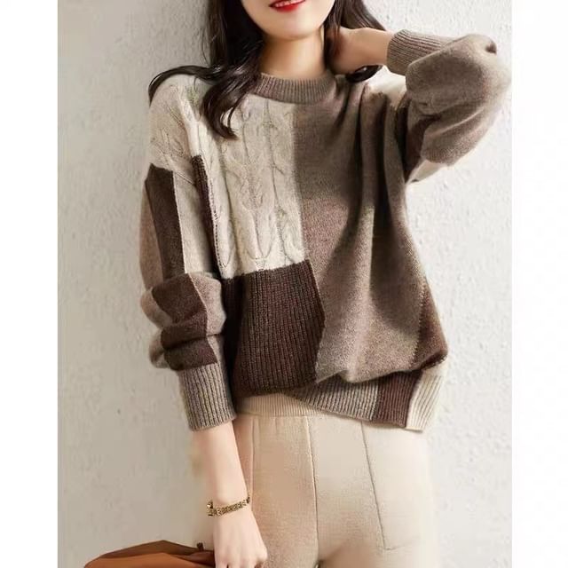 Jeonseon-Round Neck Two Tone Sweater